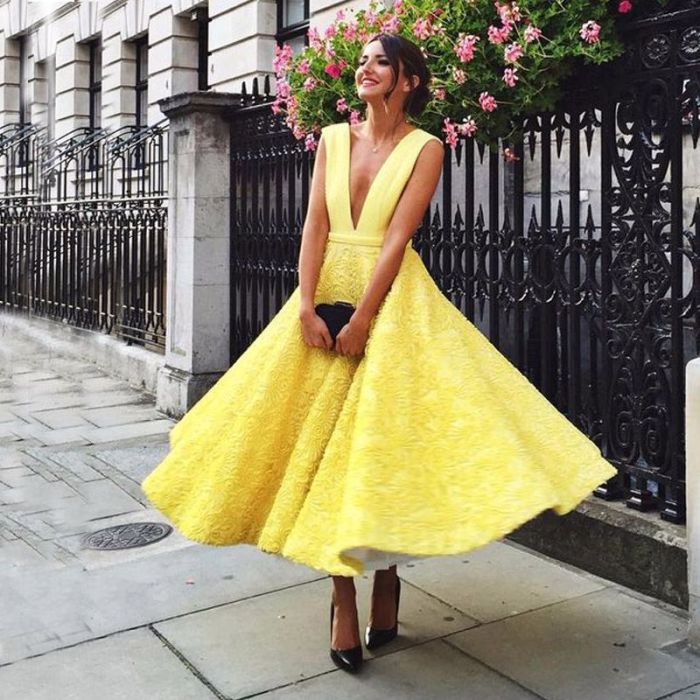 Yellow guest wedding dresses pale pleated backless sleeveless simple line uwdress