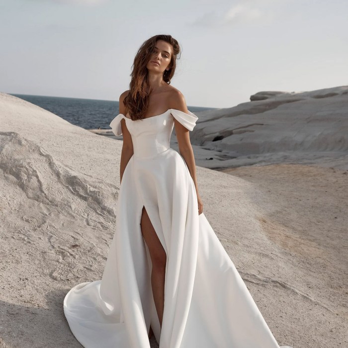 Elegant plain wedding dresses